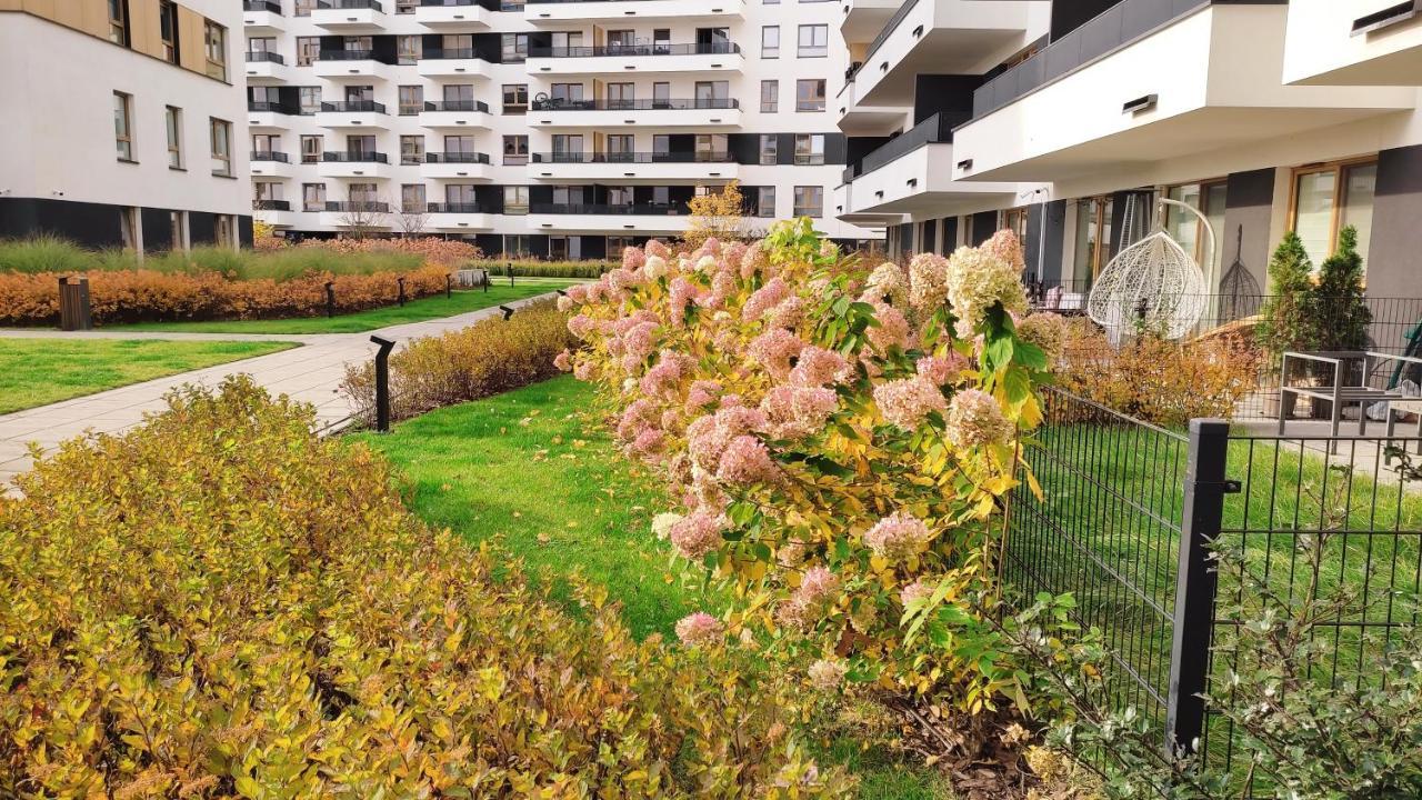 M&R Apartament Airport&Business Premium Komputerowa - Underground Garage - Free Wifi - Netflix - Self Check-In - 5 Min From Chopin Airport Varsovia Exterior foto