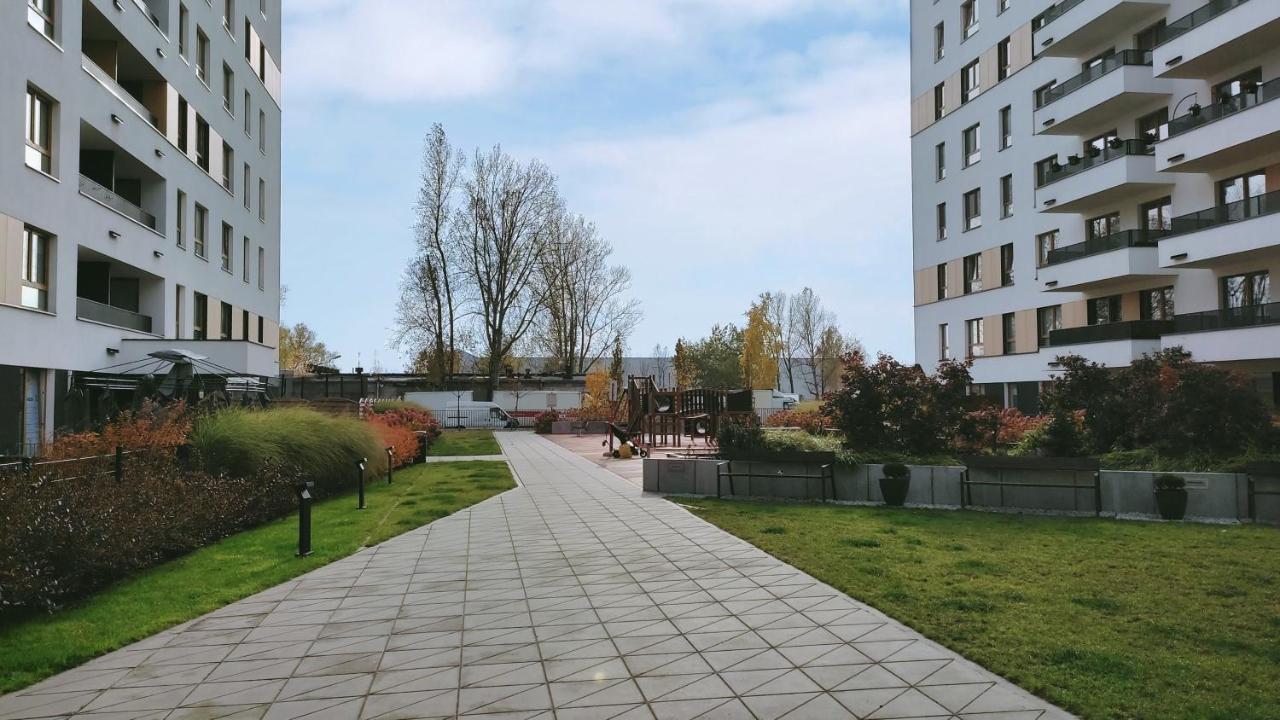 M&R Apartament Airport&Business Premium Komputerowa - Underground Garage - Free Wifi - Netflix - Self Check-In - 5 Min From Chopin Airport Varsovia Exterior foto