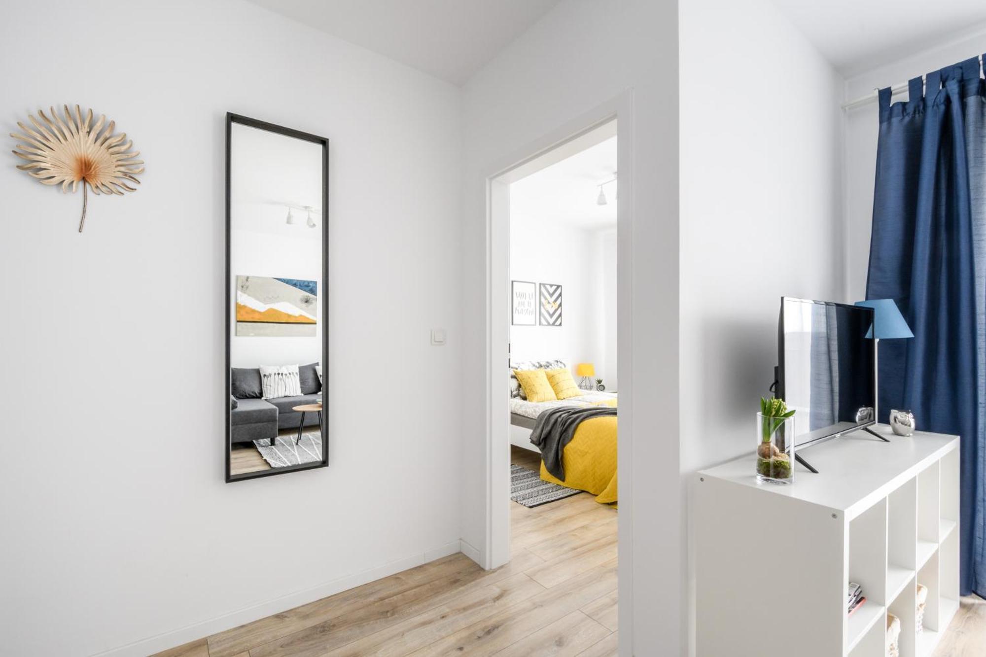 M&R Apartament Airport&Business Premium Komputerowa - Underground Garage - Free Wifi - Netflix - Self Check-In - 5 Min From Chopin Airport Varsovia Exterior foto
