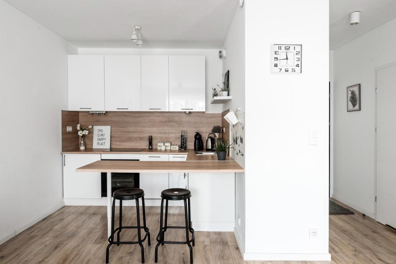 M&R Apartament Airport&Business Premium Komputerowa - Underground Garage - Free Wifi - Netflix - Self Check-In - 5 Min From Chopin Airport Varsovia Exterior foto