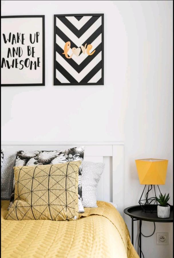M&R Apartament Airport&Business Premium Komputerowa - Underground Garage - Free Wifi - Netflix - Self Check-In - 5 Min From Chopin Airport Varsovia Exterior foto