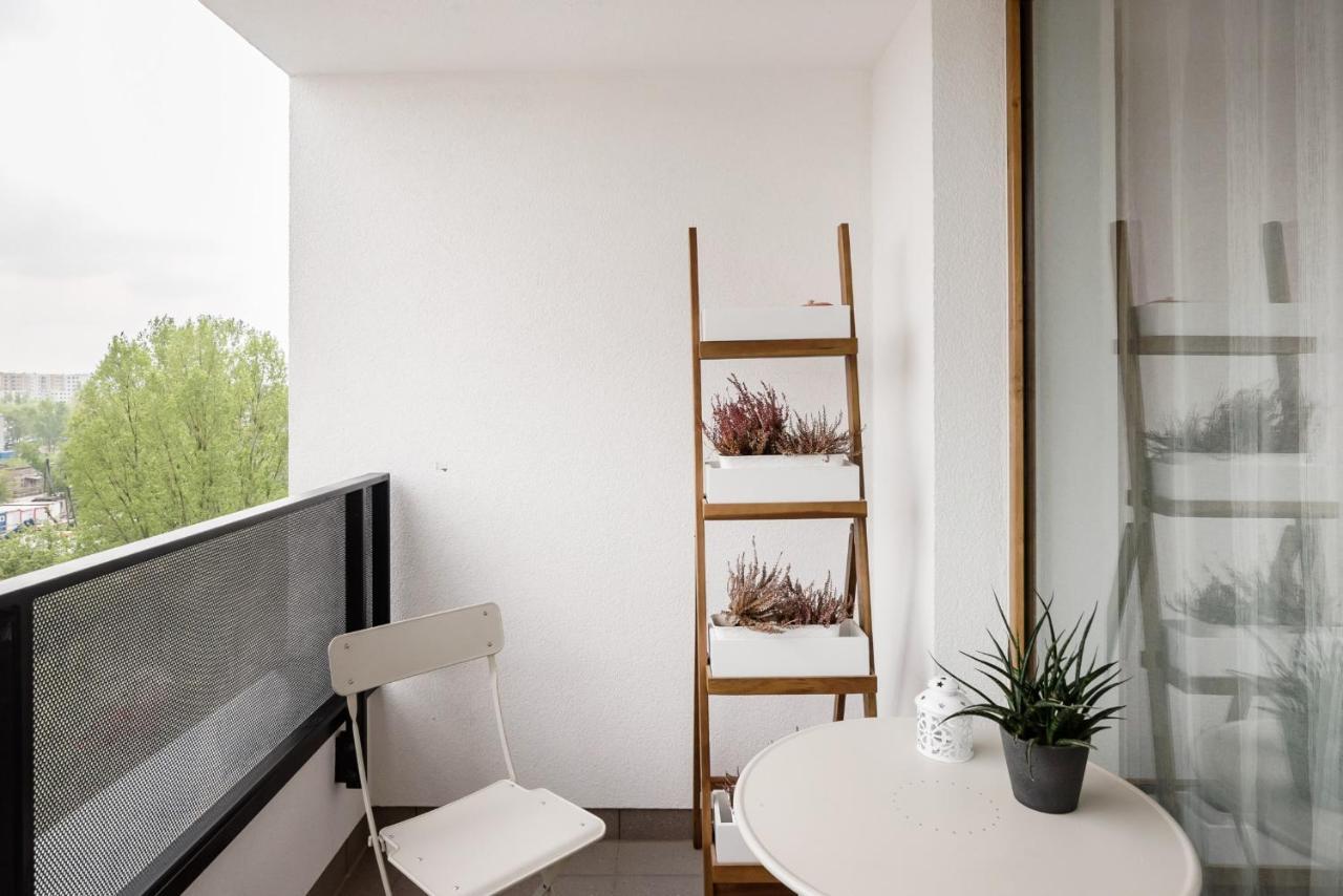 M&R Apartament Airport&Business Premium Komputerowa - Underground Garage - Free Wifi - Netflix - Self Check-In - 5 Min From Chopin Airport Varsovia Exterior foto