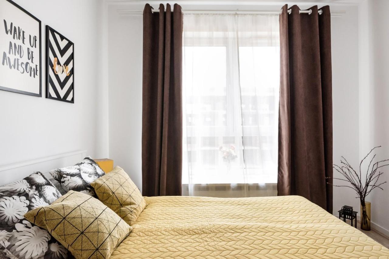 M&R Apartament Airport&Business Premium Komputerowa - Underground Garage - Free Wifi - Netflix - Self Check-In - 5 Min From Chopin Airport Varsovia Exterior foto